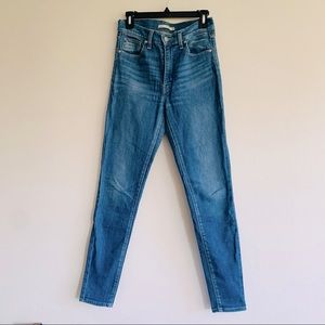 Levi’s high waisted skinny Jean, size 28